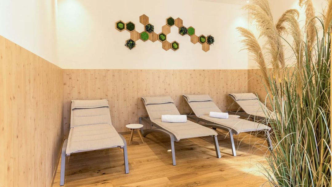 Feature Bild: Hexagon-Wandpaneele im Wellnessbereich des Hotel Terrace 