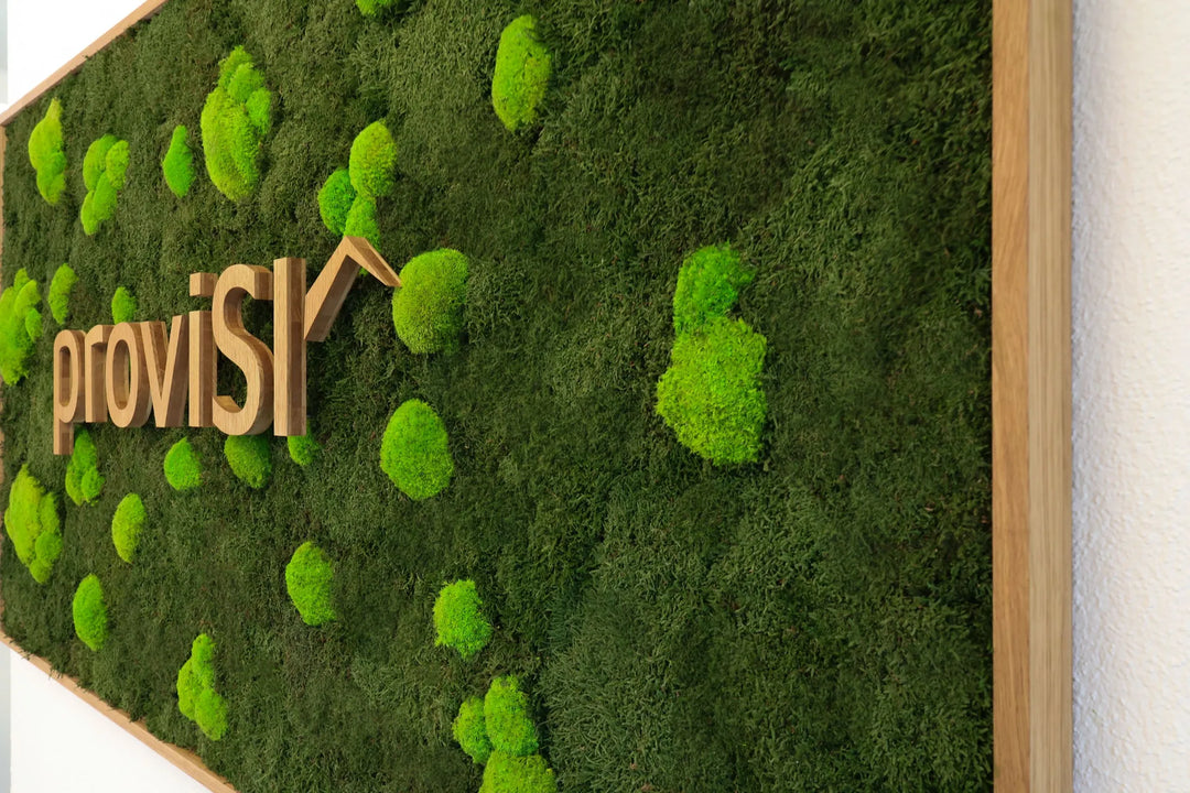 Wald-Kugelmoosbild mit Eichenholz-Logo