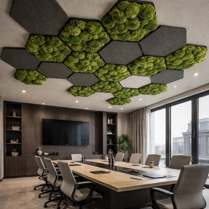 Hexagon-Deckensegel mit Kugelmoos in Konferenzraum