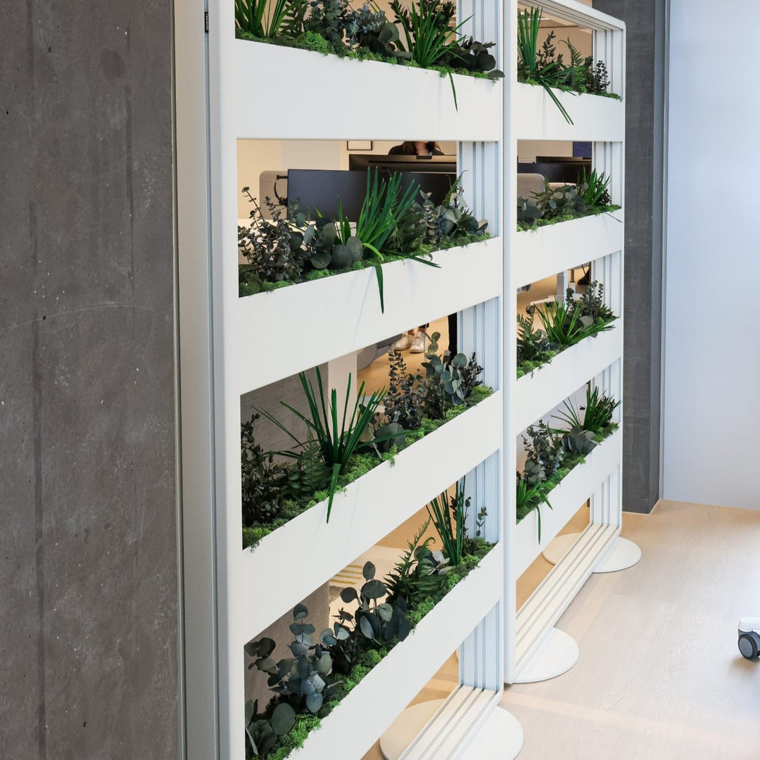 Mobiler Raumteiler mit Bepflanzung