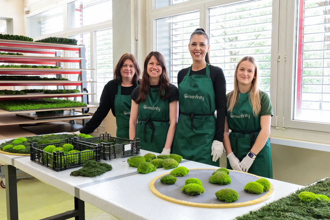 Floristinnen in der Manufaktur von Greenfinity