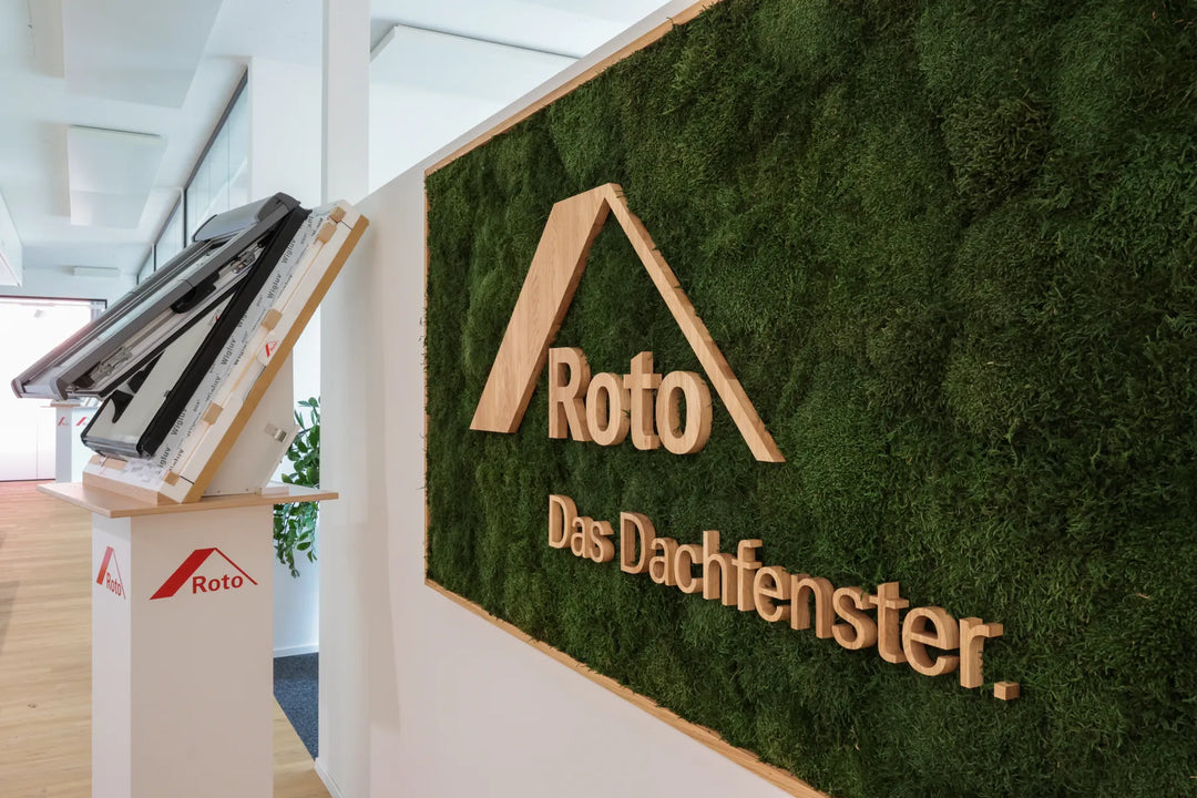 Waldmoosbild mit Eichenholzlogo